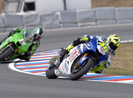 Valentino Rossi gjorde sit bedste i Brno. Trods problemer med vejgrebet kørte han sin Fiat Yamaha i mål på 7.pladsen og ligger fortsat 2’er i VM.